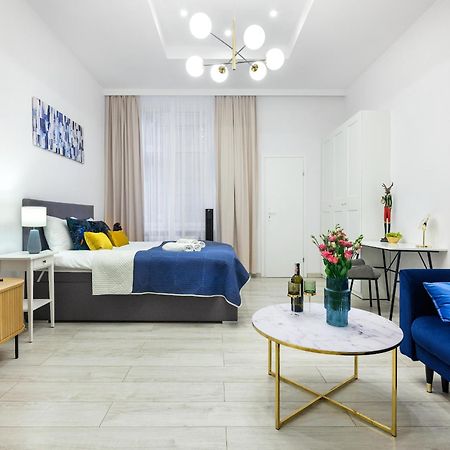 Bluebird Apt Old Town & Wawel Hill By Vistula River - By Homelike クラクフ エクステリア 写真